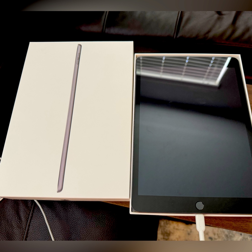 Apple ipad 64GB 9th Generation